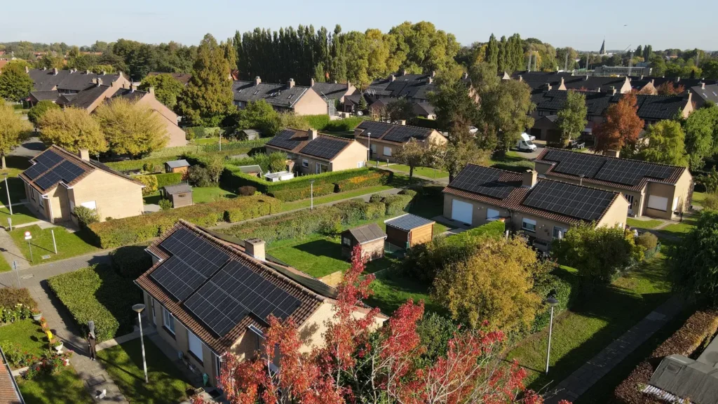 TenneT ziet minder onbalansschommelingen, maar is nog niet tevredenFinanciering rond van grootste zonnepark Nederland met ruim 330.000 zonnepanelen